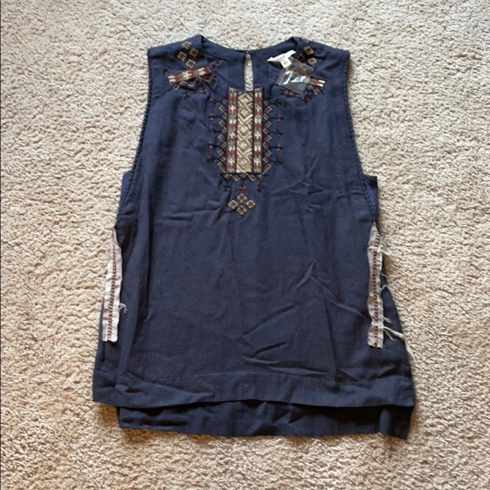 Anthropolgie Burning Torch embroidered tank NWOT - Picture 5 of 9